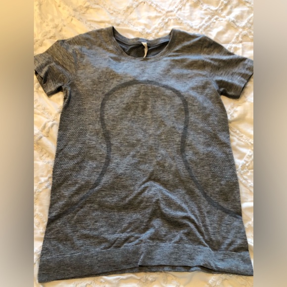 Tops - Lululemon Grey Swiftly, Size 6